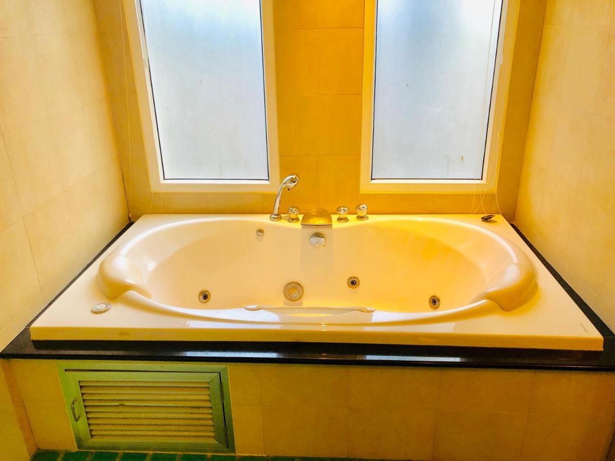 Karon Pool Villa 卡伦3卧泳池别墅 Luaran gambar